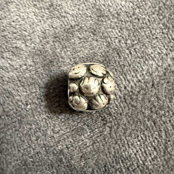 Pandora silver family/love charm. - Picture 3 of 3